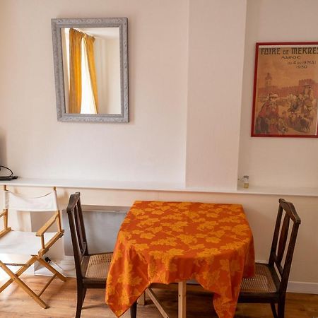 Appartement Place Des Cordeliers Динан Екстериор снимка
