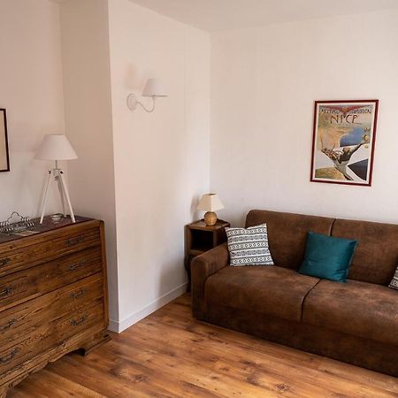 Appartement Place Des Cordeliers Динан Екстериор снимка