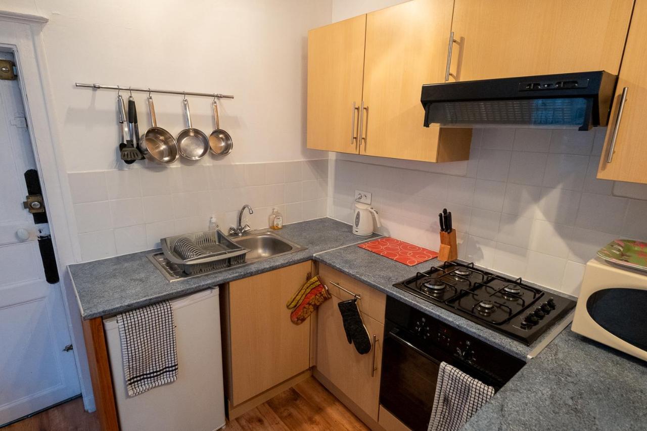Appartement Place Des Cordeliers Динан Екстериор снимка